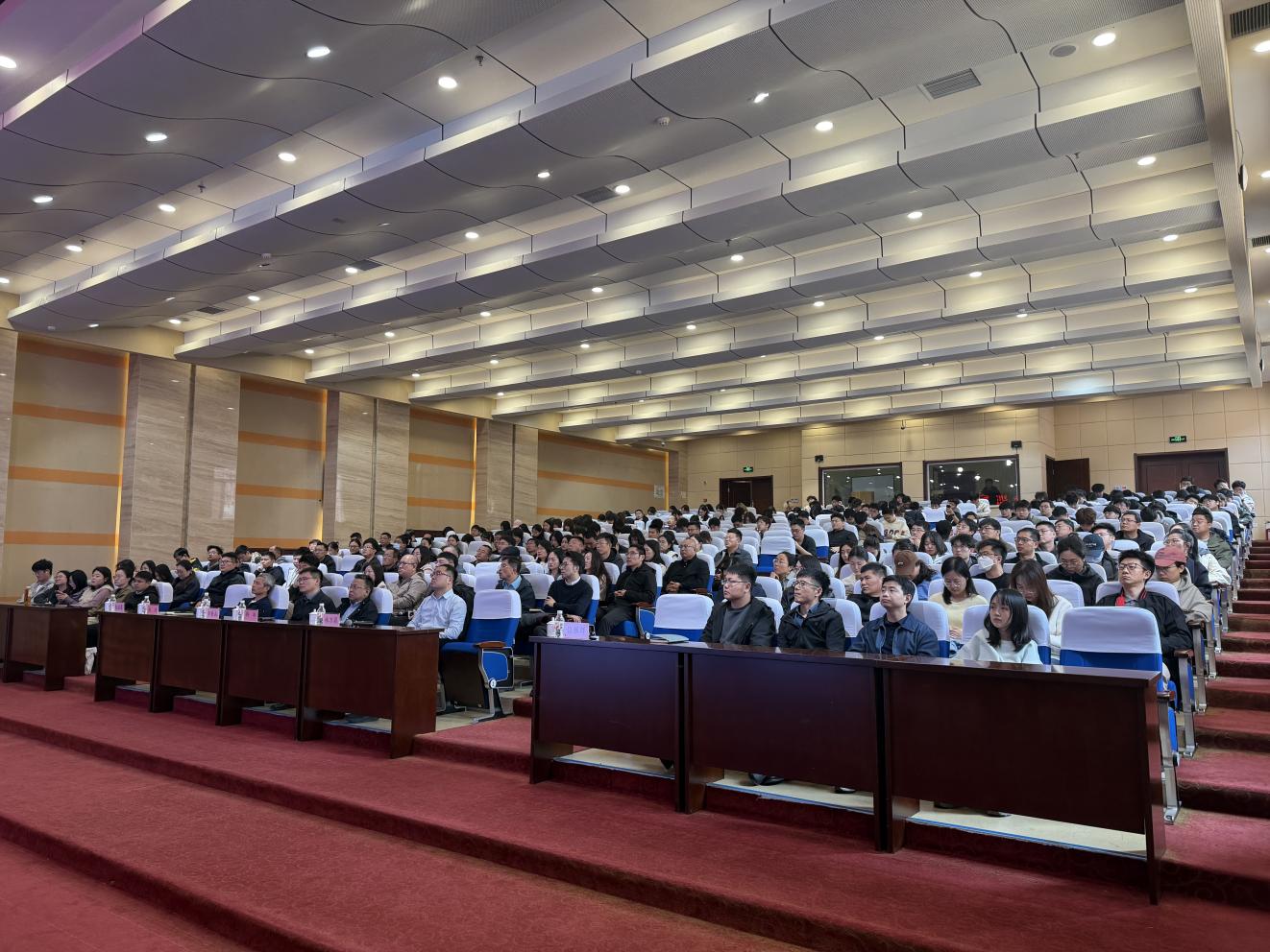 威海校区开展校史专题培训