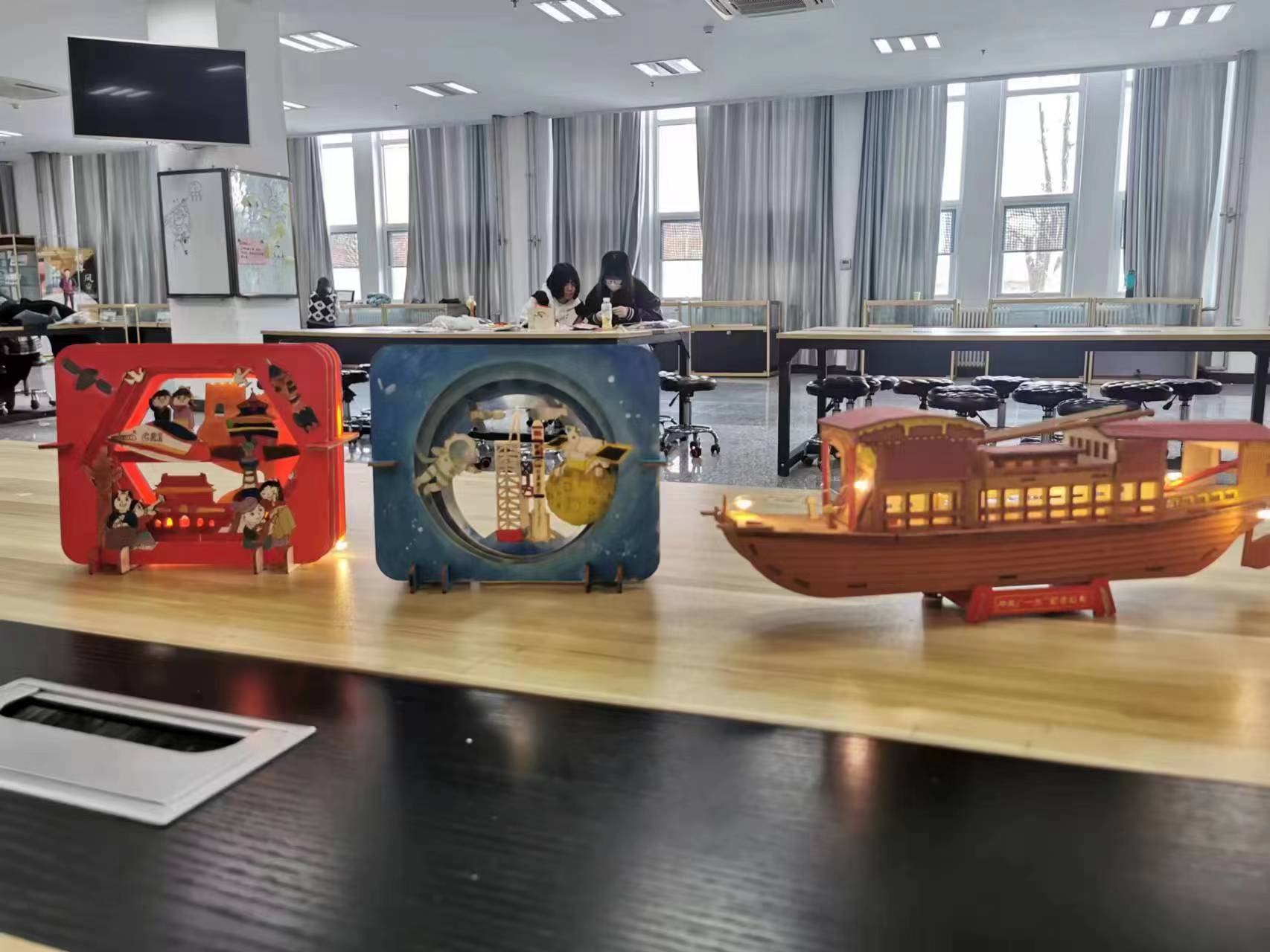 “聚焦红色文创，传承红色文化” | 威海校区开展红色文创DIY活动