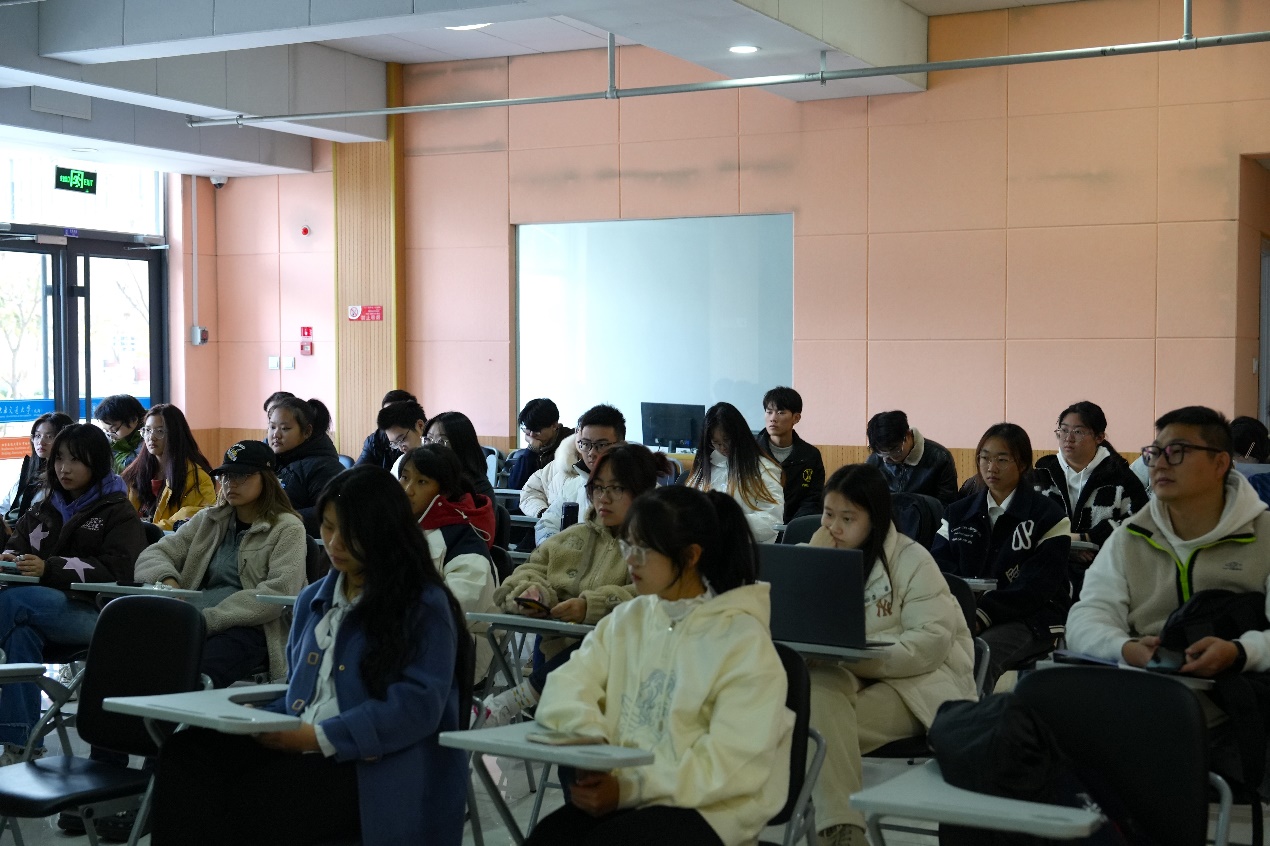 威海校区举办儒家文化与大学生人生发展讲座