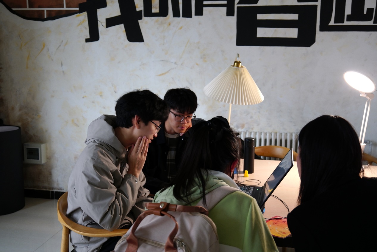 威海校区开展“党史游园会”活动