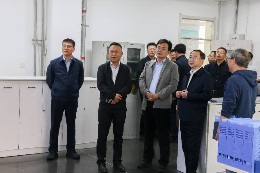 威海市文登区与市科技局领导来威海校区考察调研